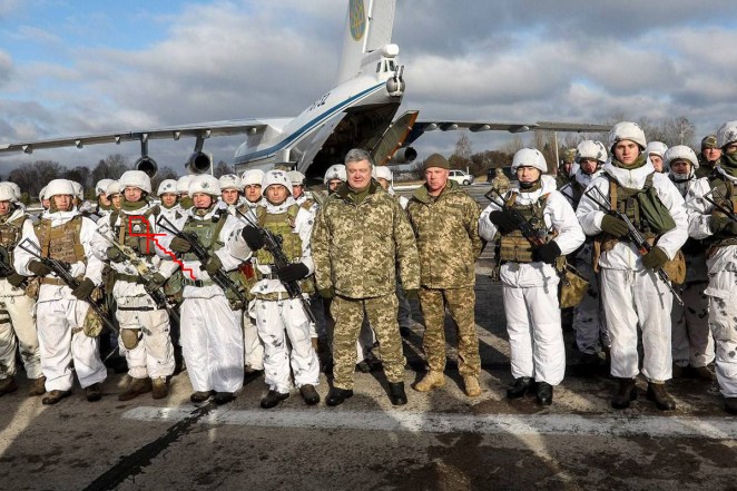 poroshenko-troops-nazi-patch-totenkopf.jpg